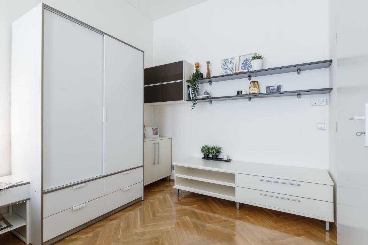 Art Apartments Prague II Eksteriør billede