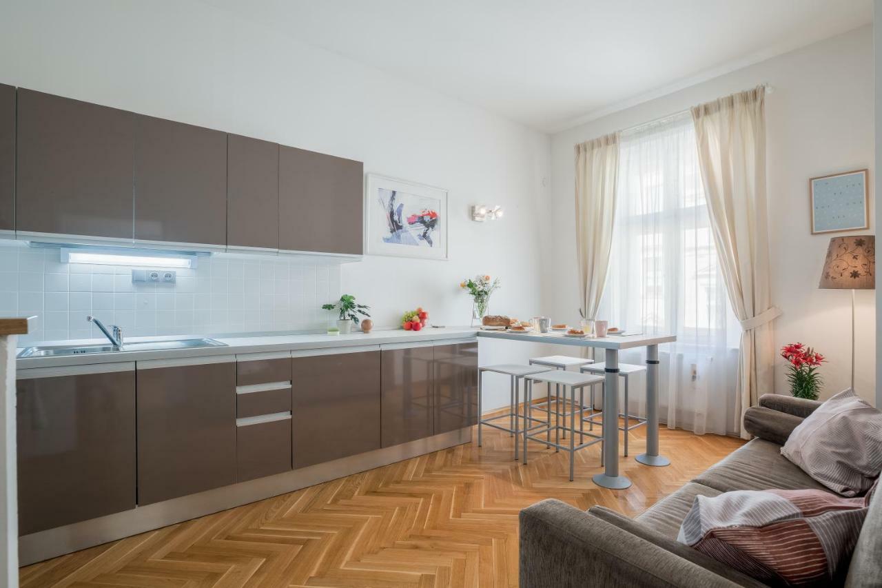 Art Apartments Prague II Eksteriør billede