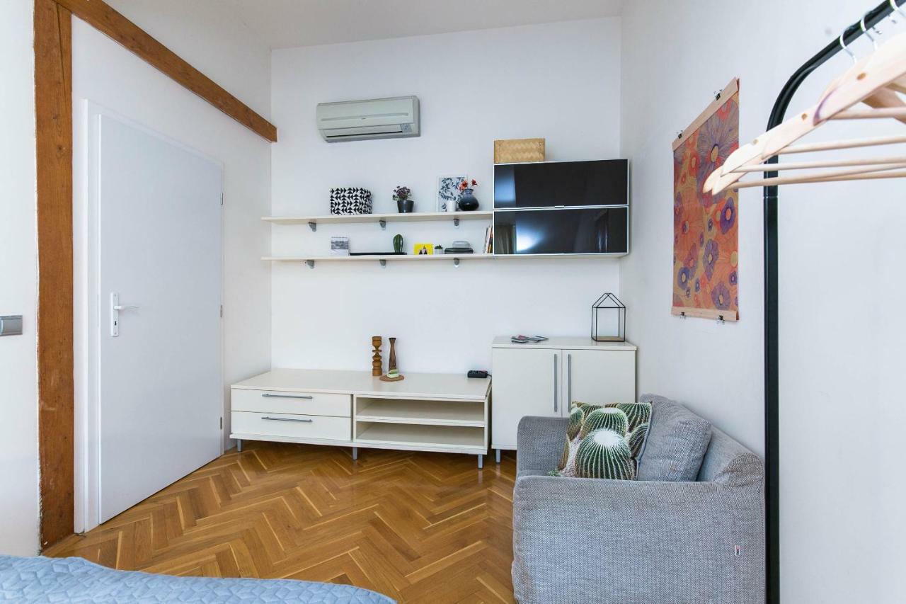 Art Apartments Prague II Eksteriør billede